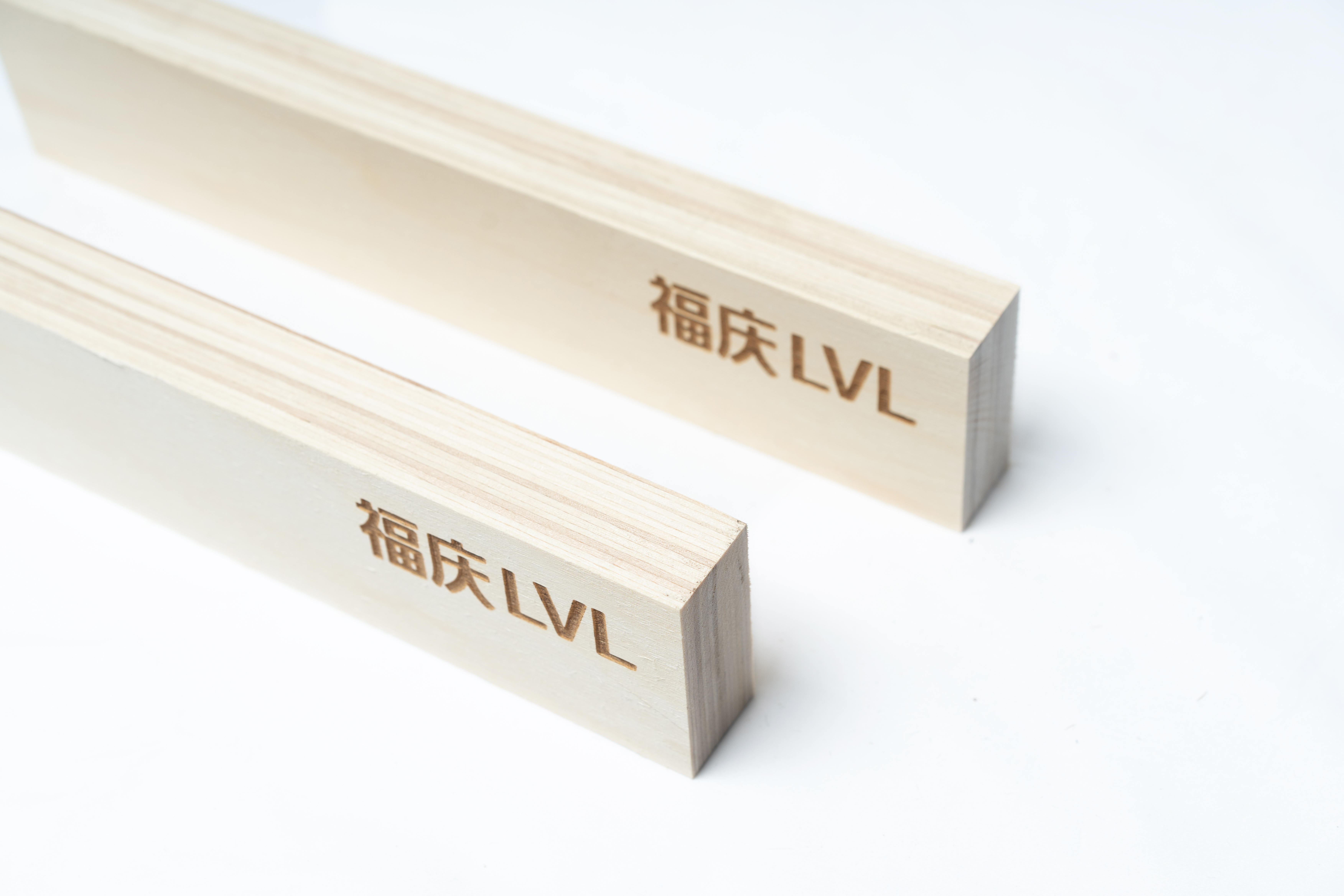 LVL家具: ソリッドウッド家具よりも高いコストパフォーマンス