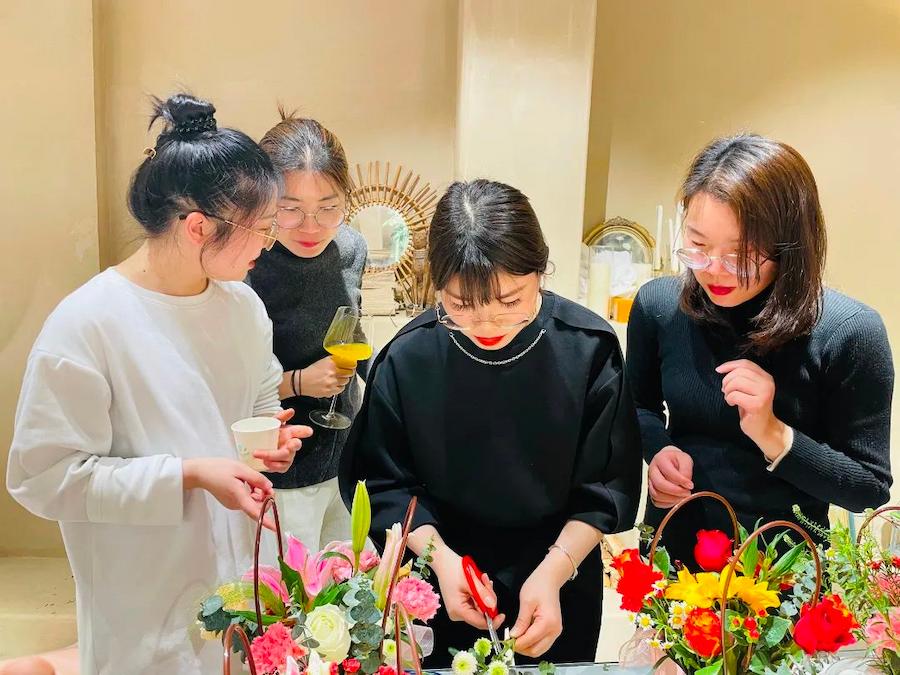 Fuqing Wood Industry ''Goddess Day'' Flower Arrangement Salon