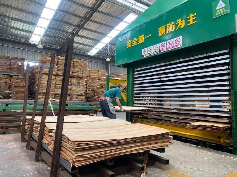 Labor Style in Fuqing Workshop