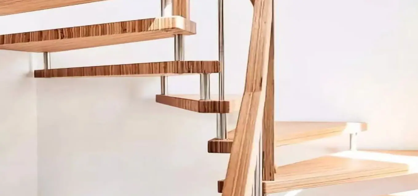 LVLで作られた階段