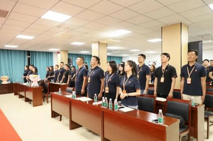 あなたのイメージがあなたの能力をリードしましょう! 福清木材産業の「ビジネスへの影響」トレーニングは成功しました!